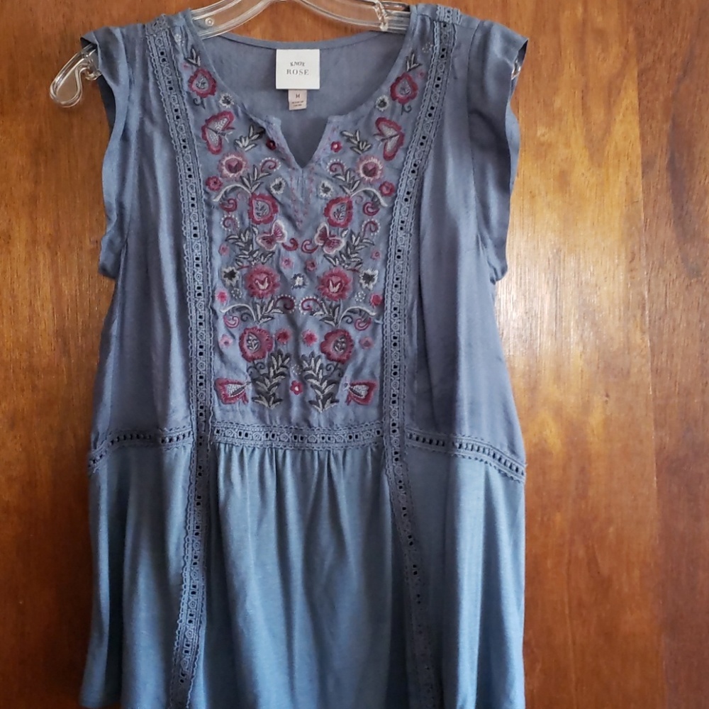 Knox Rose top. Never worn.